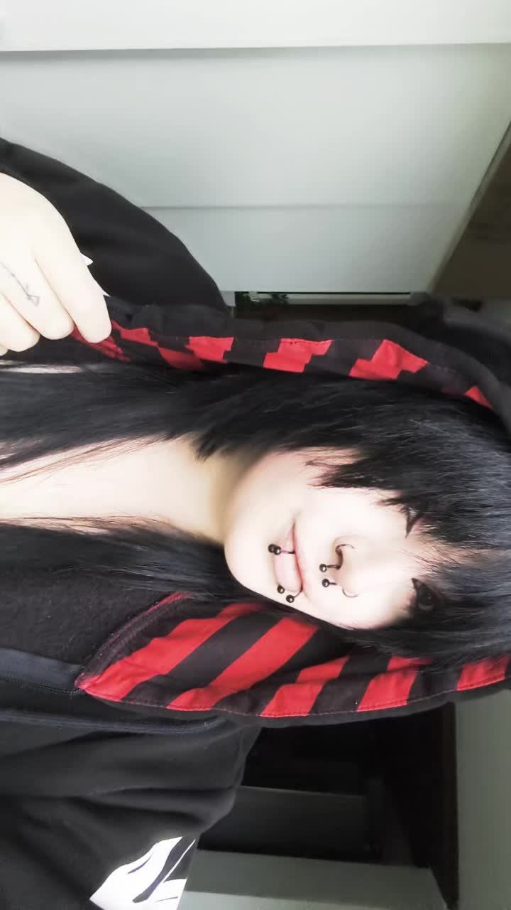 @secretcurvesofmadness