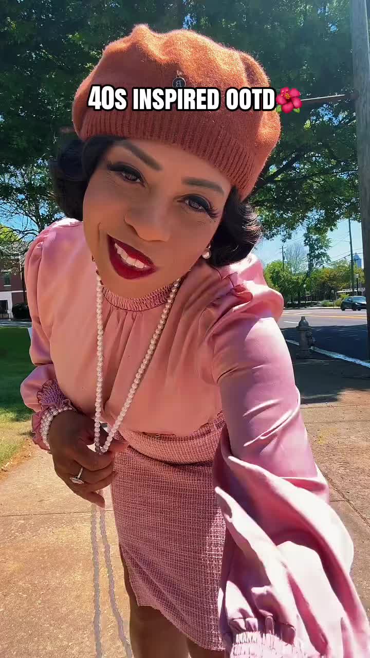 @TheVintageBelle