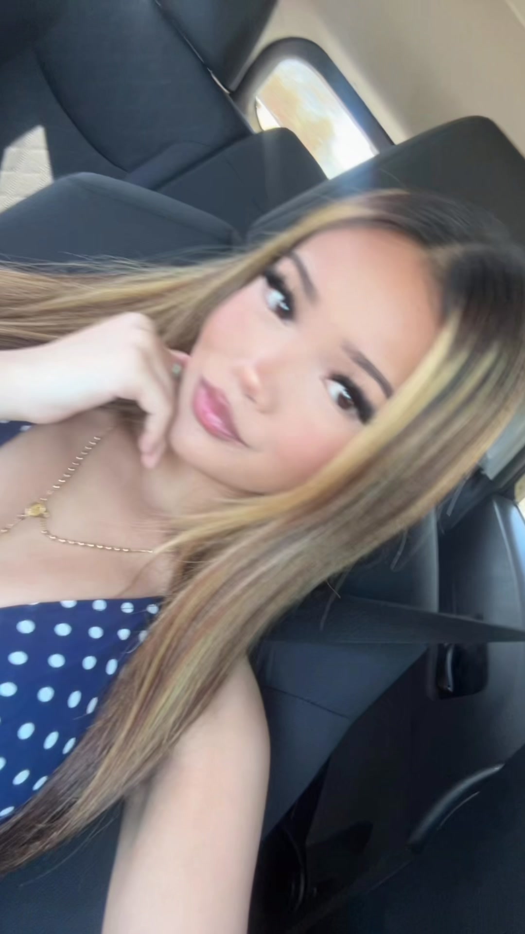 @madriennee