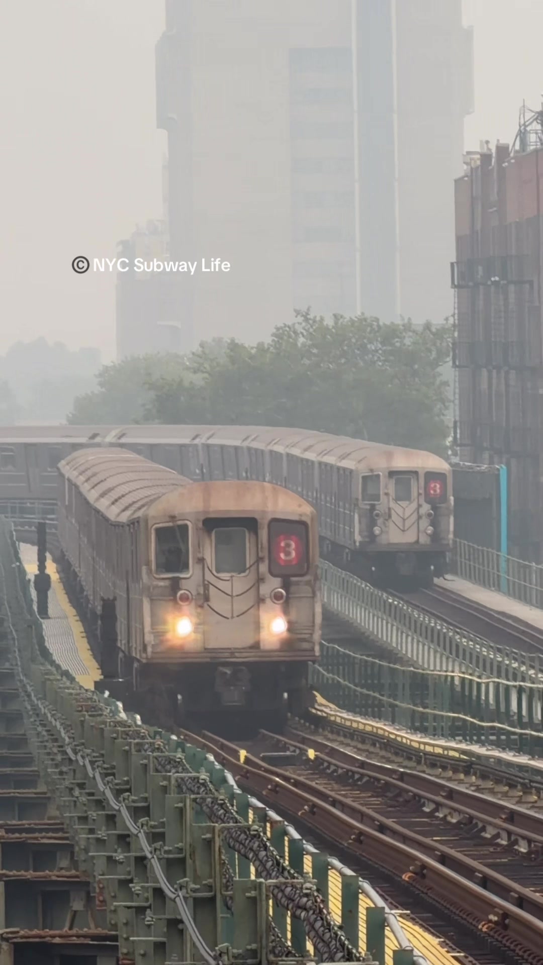 @NYC Subway Life ๐