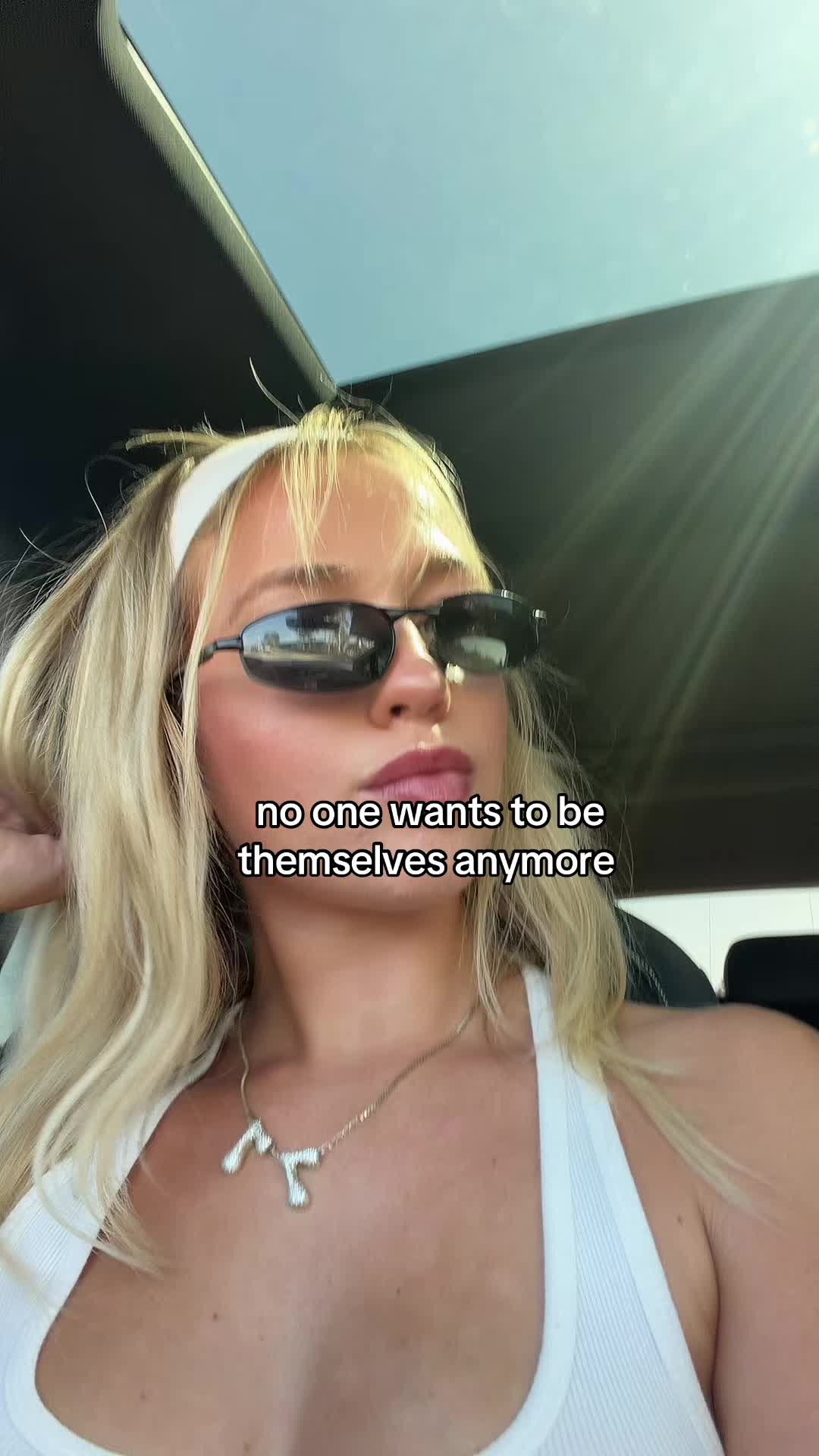 @Mia Holland