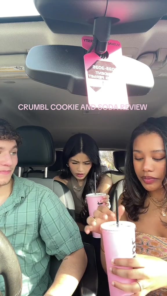 @Bella