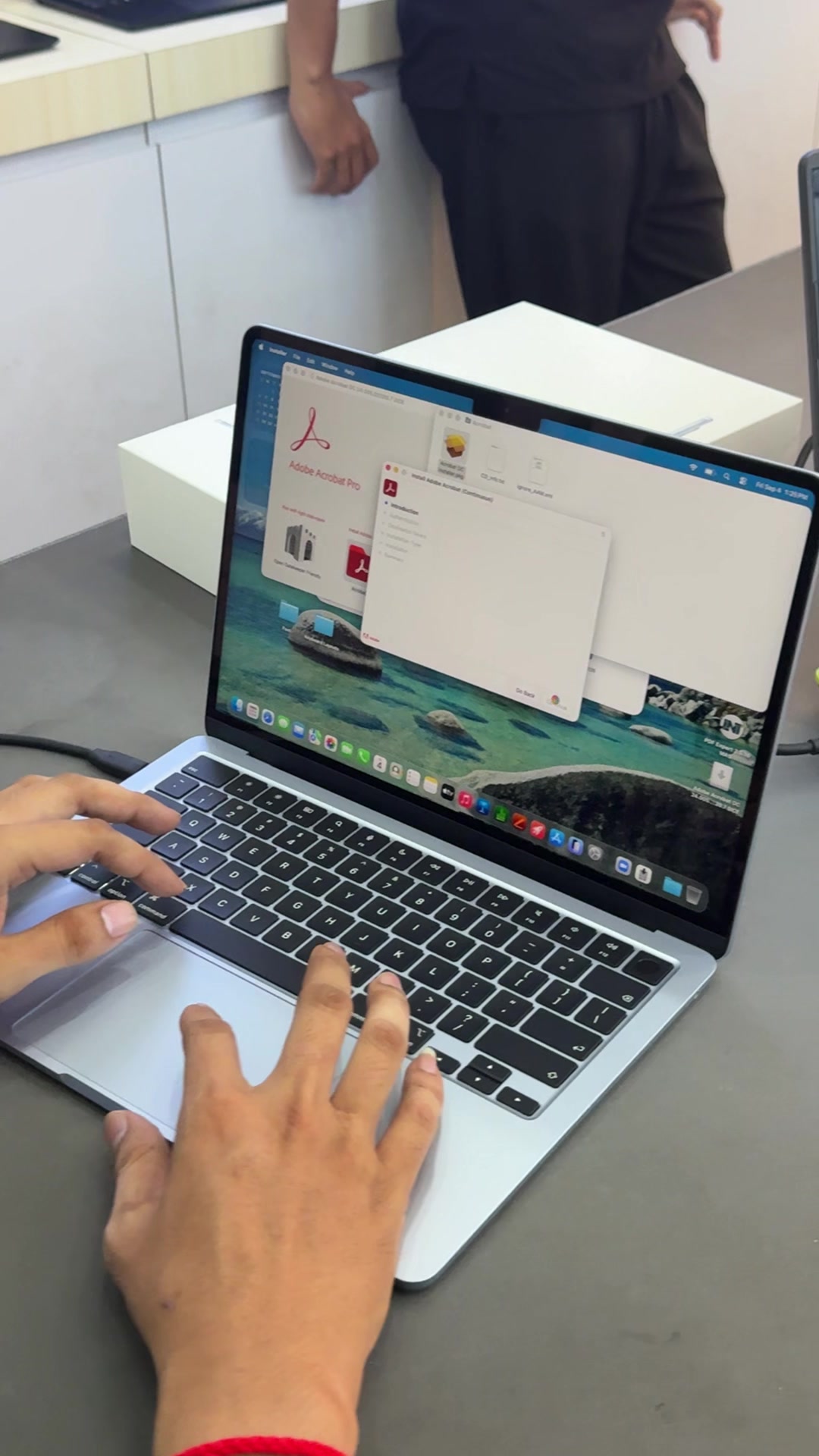 @Beckie Deal Computer បេកគីឌៀល