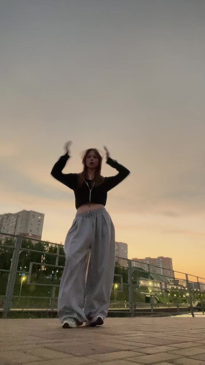 @vvv