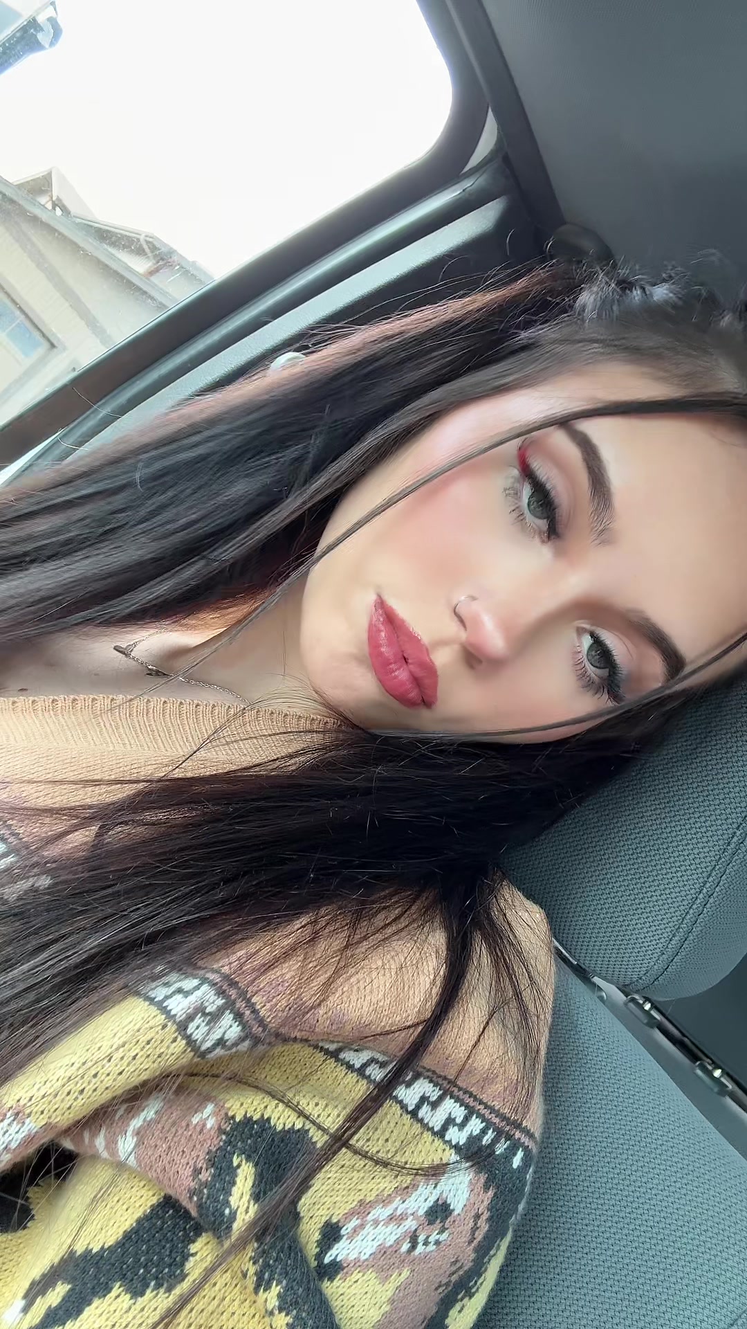 @Ella