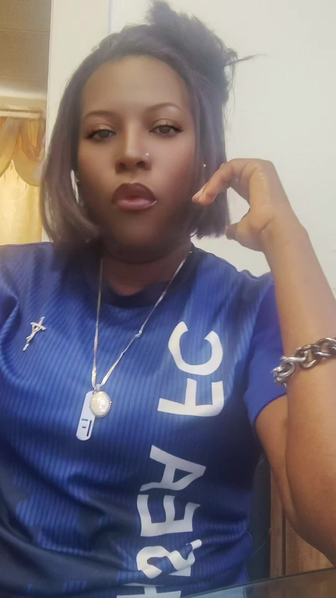 @farahdelatouriere