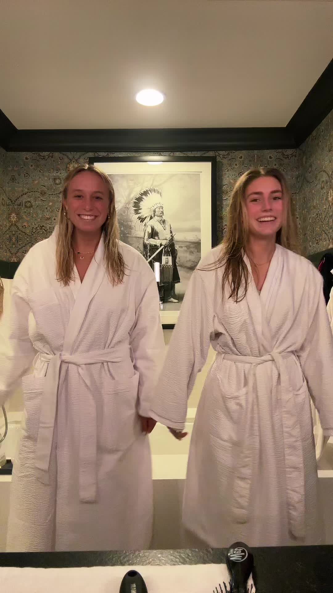 @ella_0lson