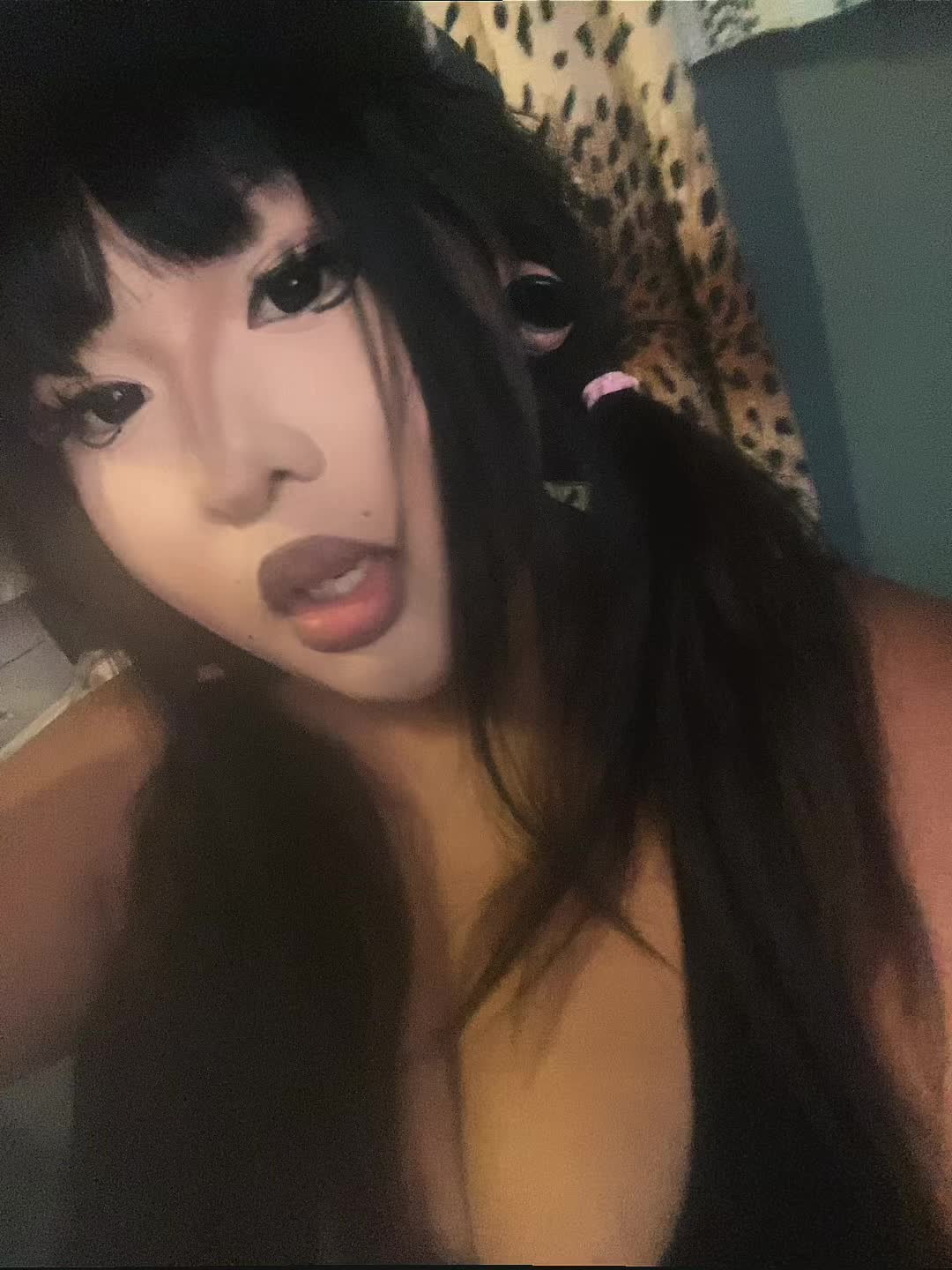 @⃟