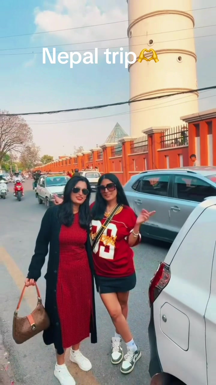 @Rheetu🦋