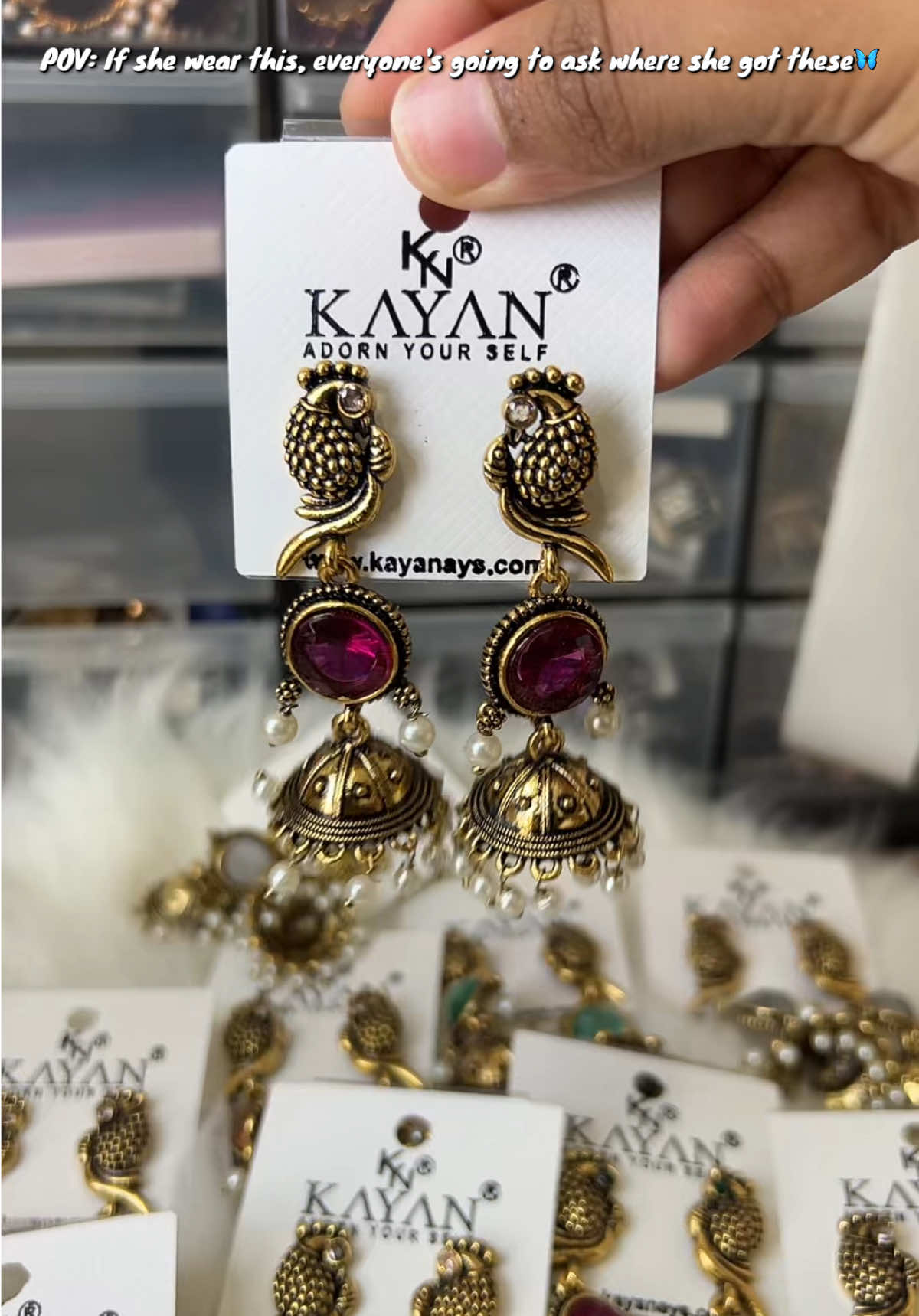 @Jewelsbyshax_