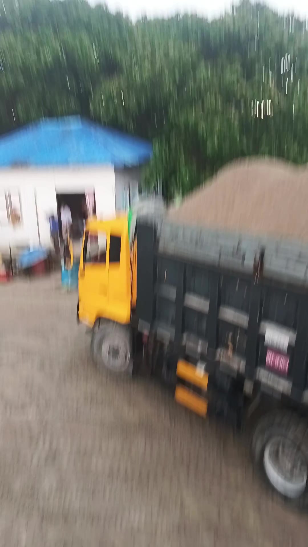 @မောင်ထက်