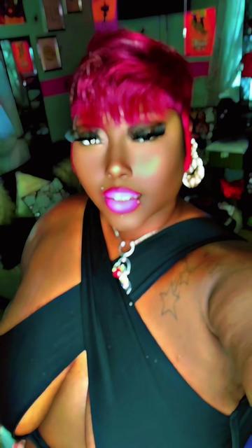 @MzFyeFyeSoThickkk