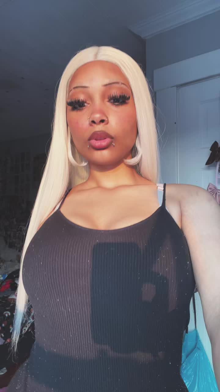 @👠