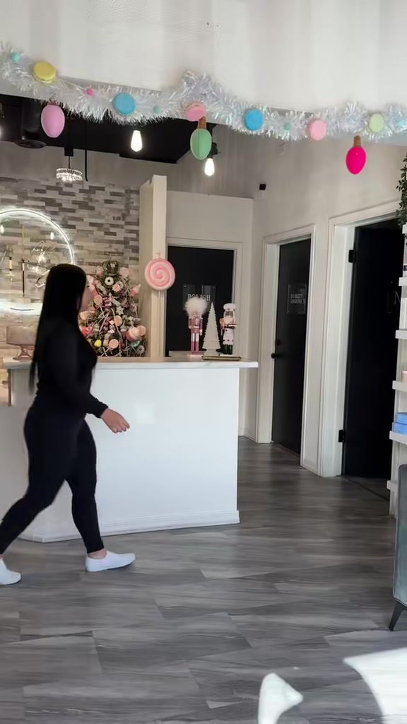 @MavenBeauty_Az