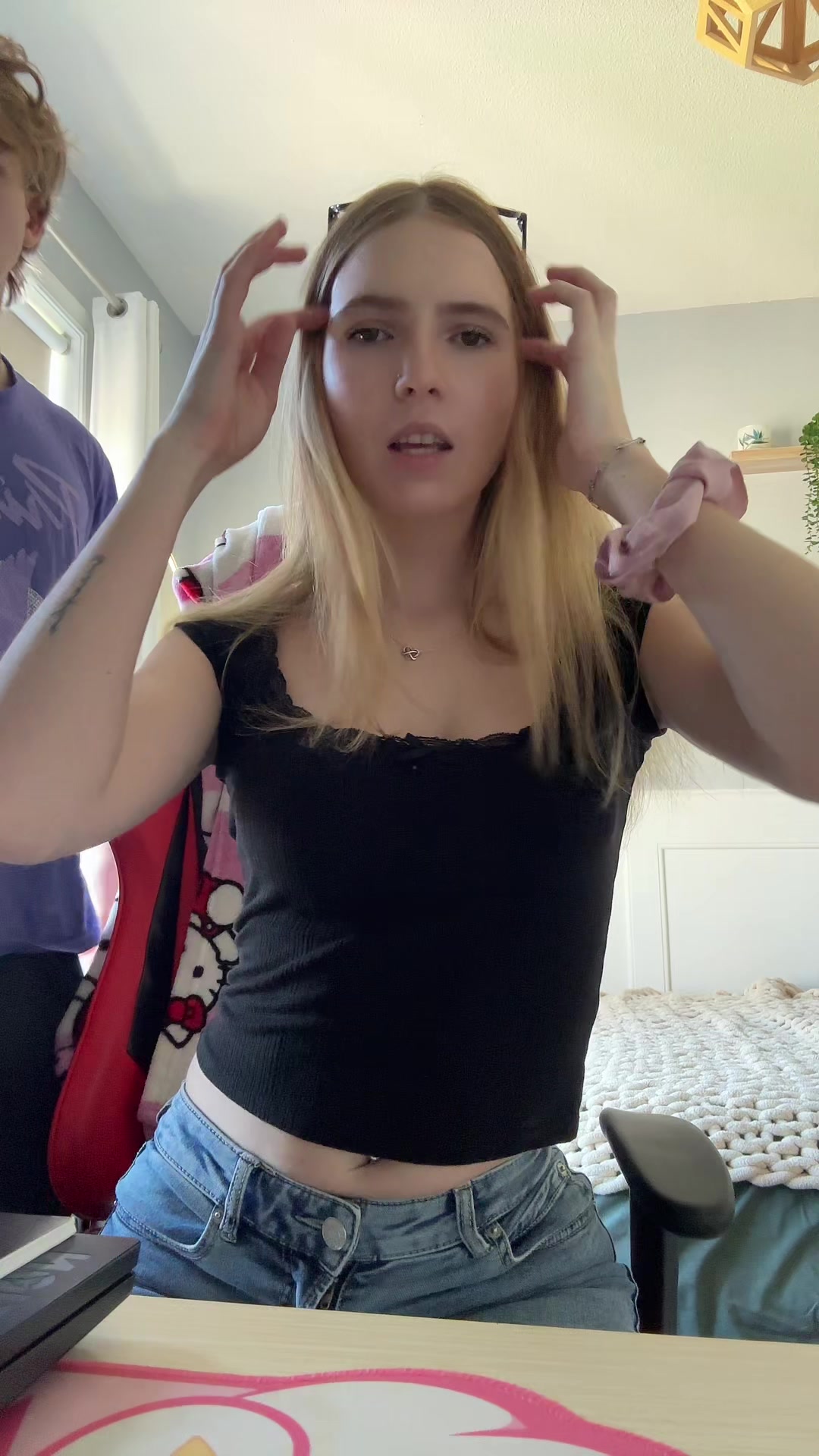@avqxee