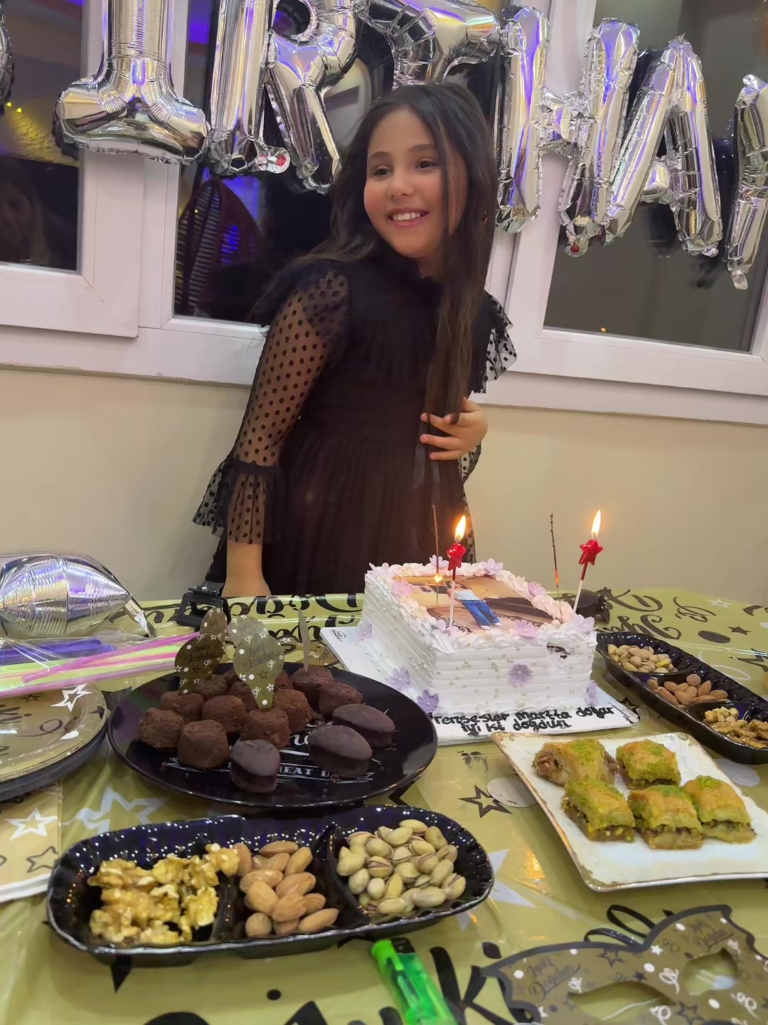 @Burcu&ouml;zeryavuz