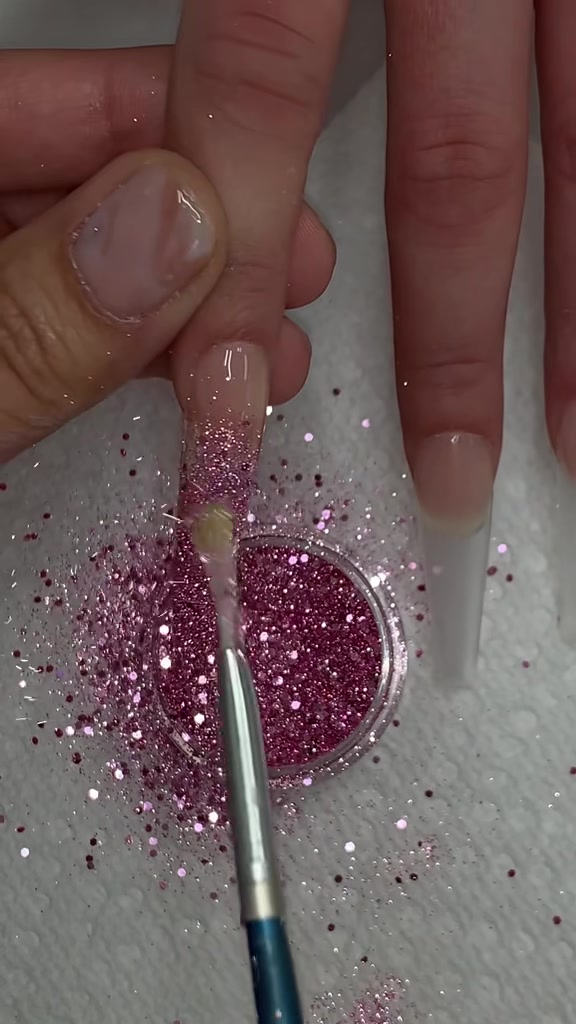 @Riya's Nails