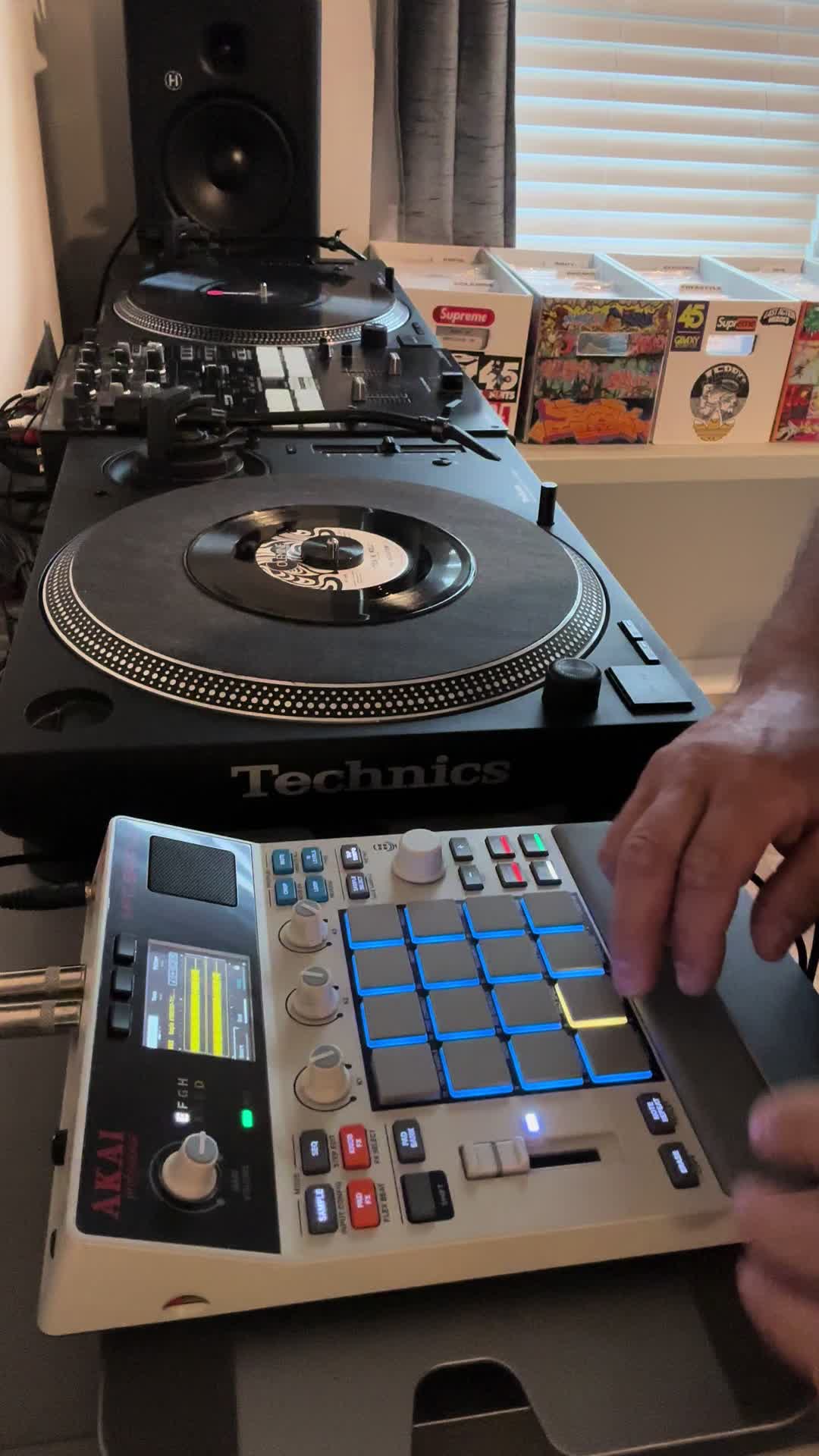 @Mister_Dynamite