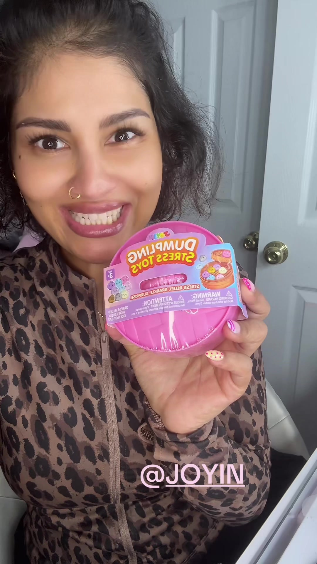 @MakeupLaveena