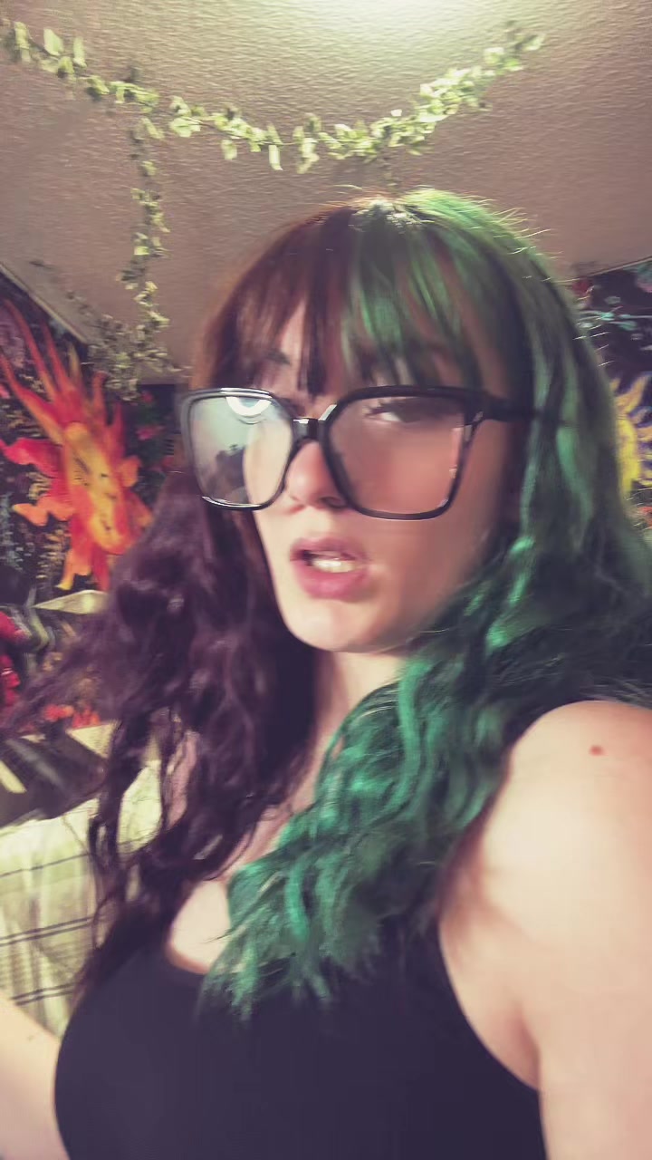 @Jayde🕷️