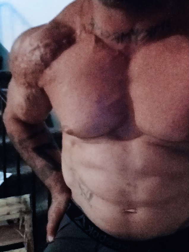 @Flesh_artist_1985