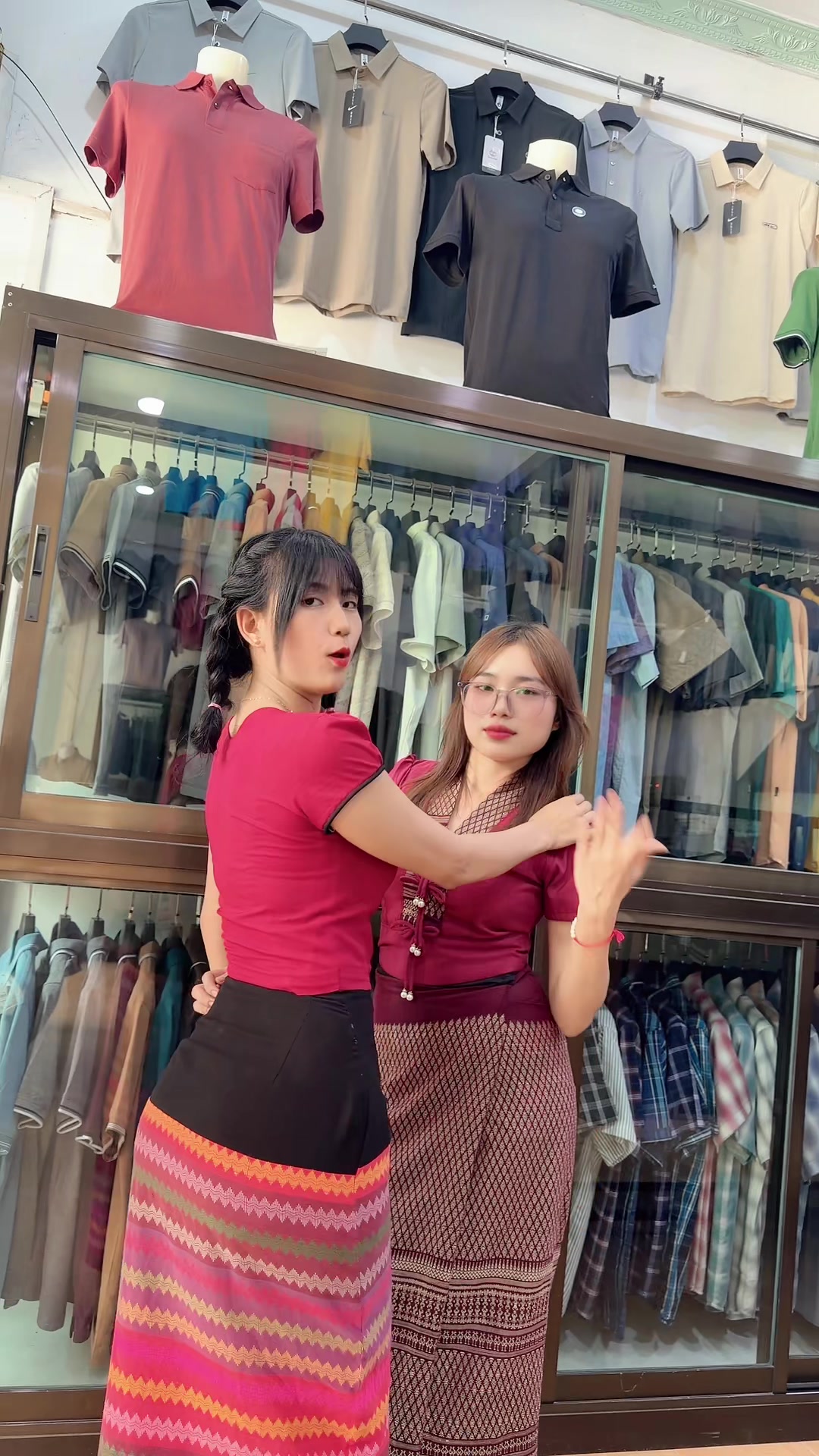 @Taw Win Nan clothing-girl