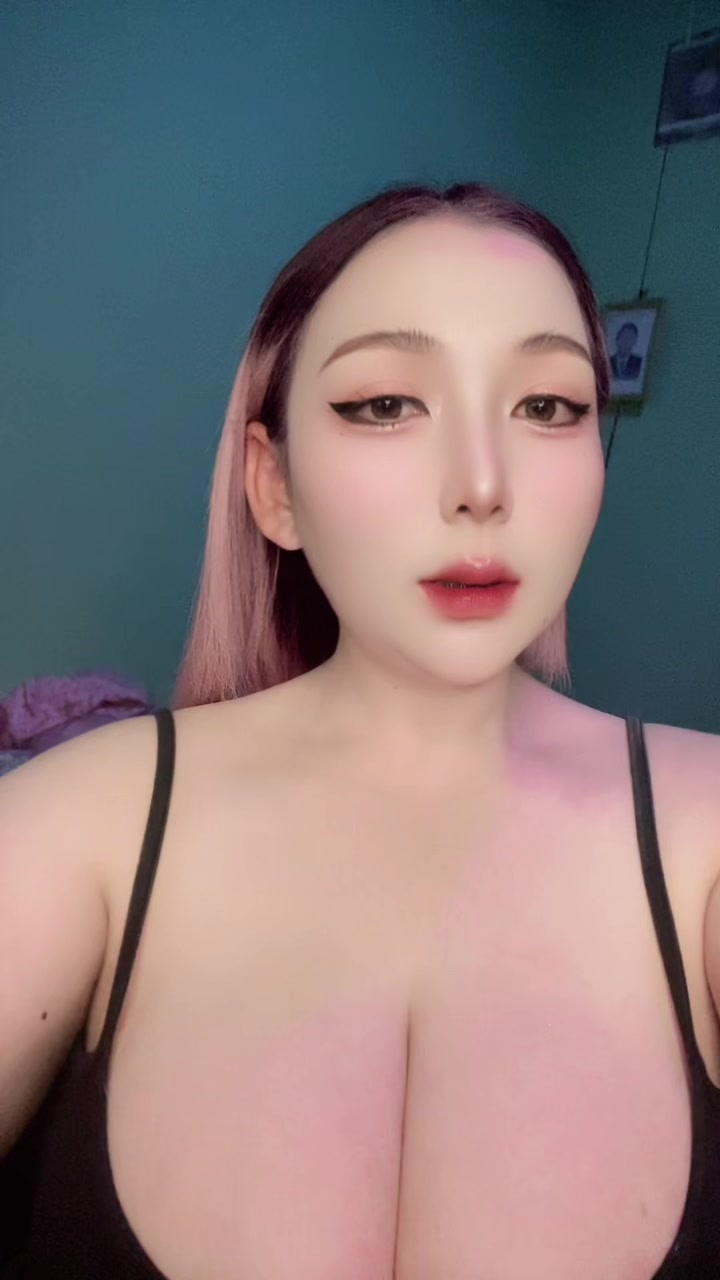 @ไอติม 💋 小秋