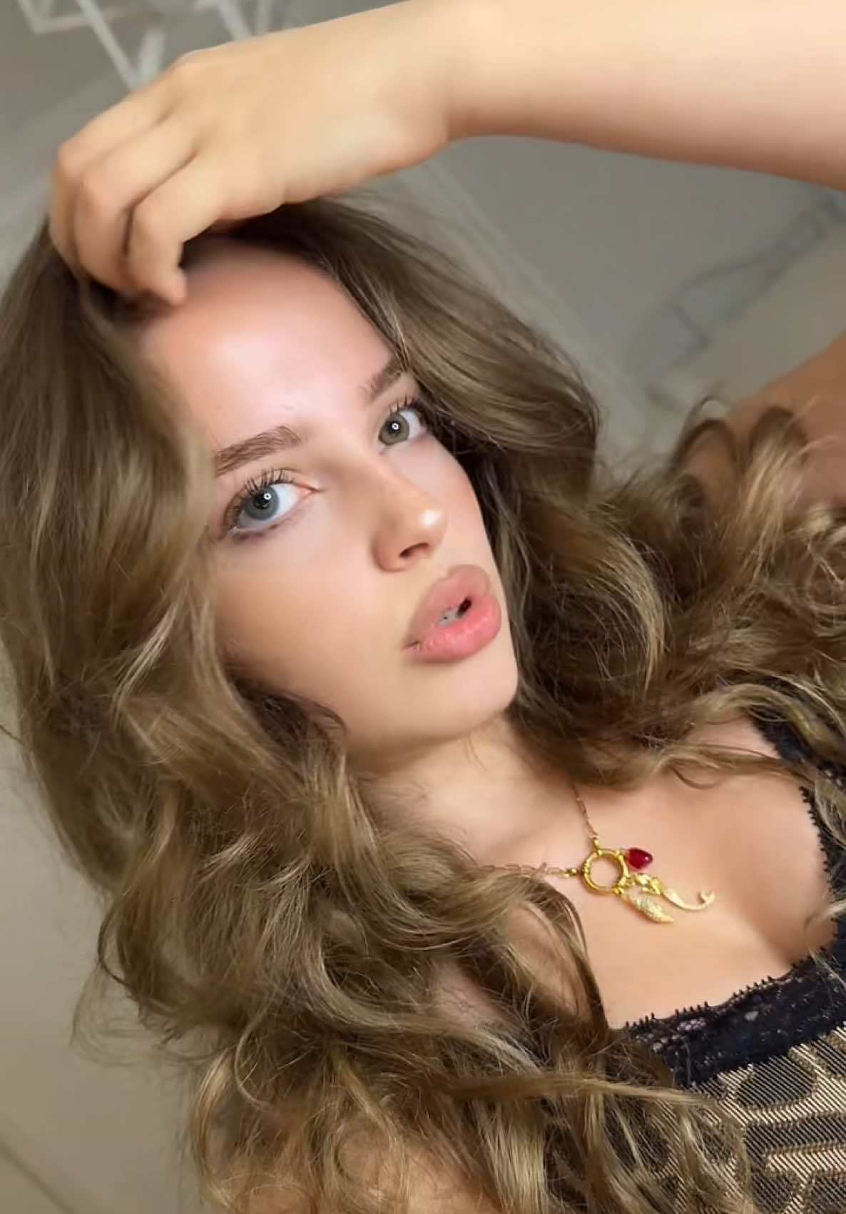 @Elaa