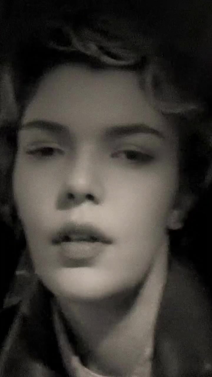 @ნინი