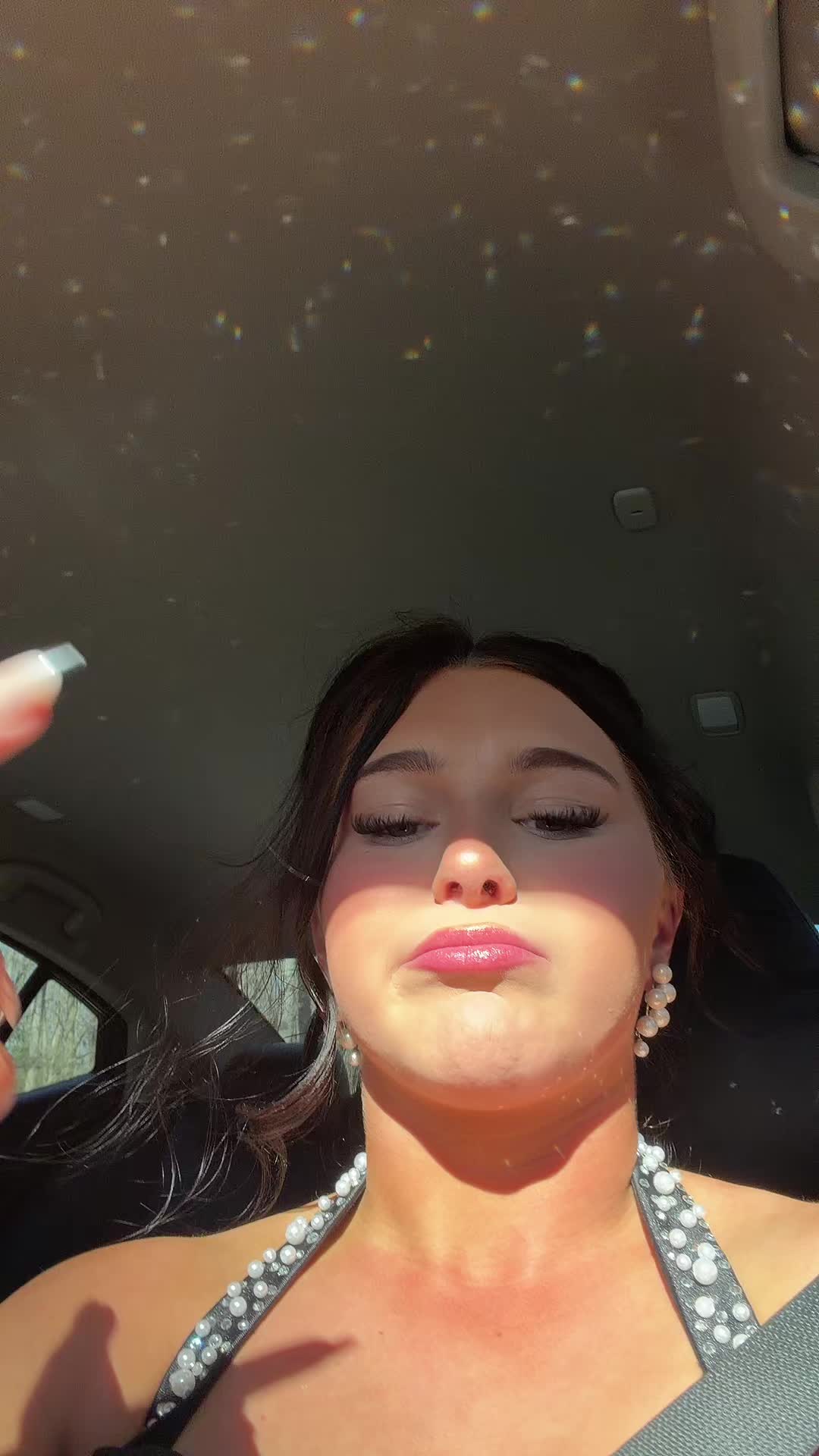 @anzley claire ๐