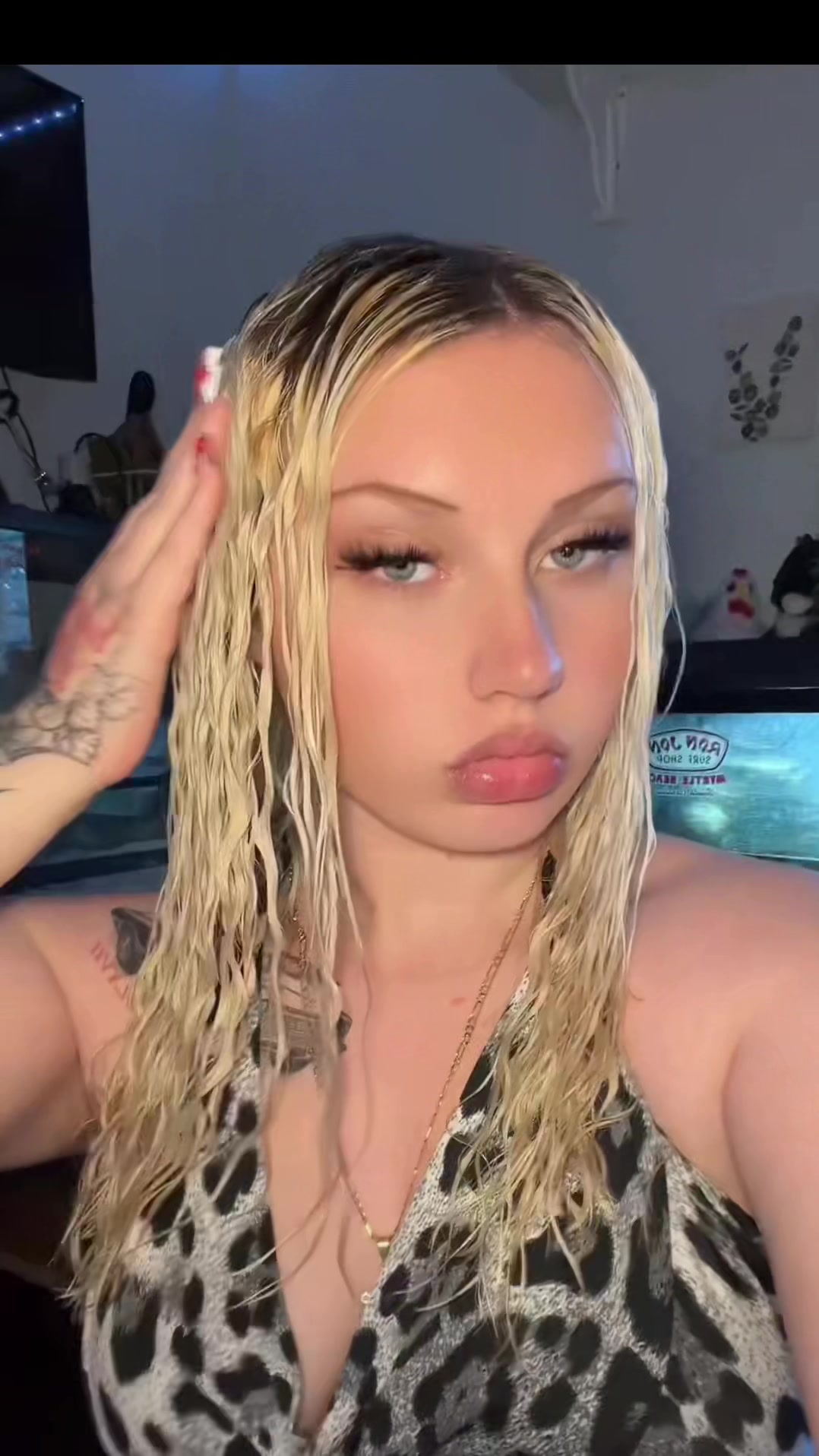 @𝓐𝓷𝓰𝓮𝓵𝓲𝓷𝓪 𝓤