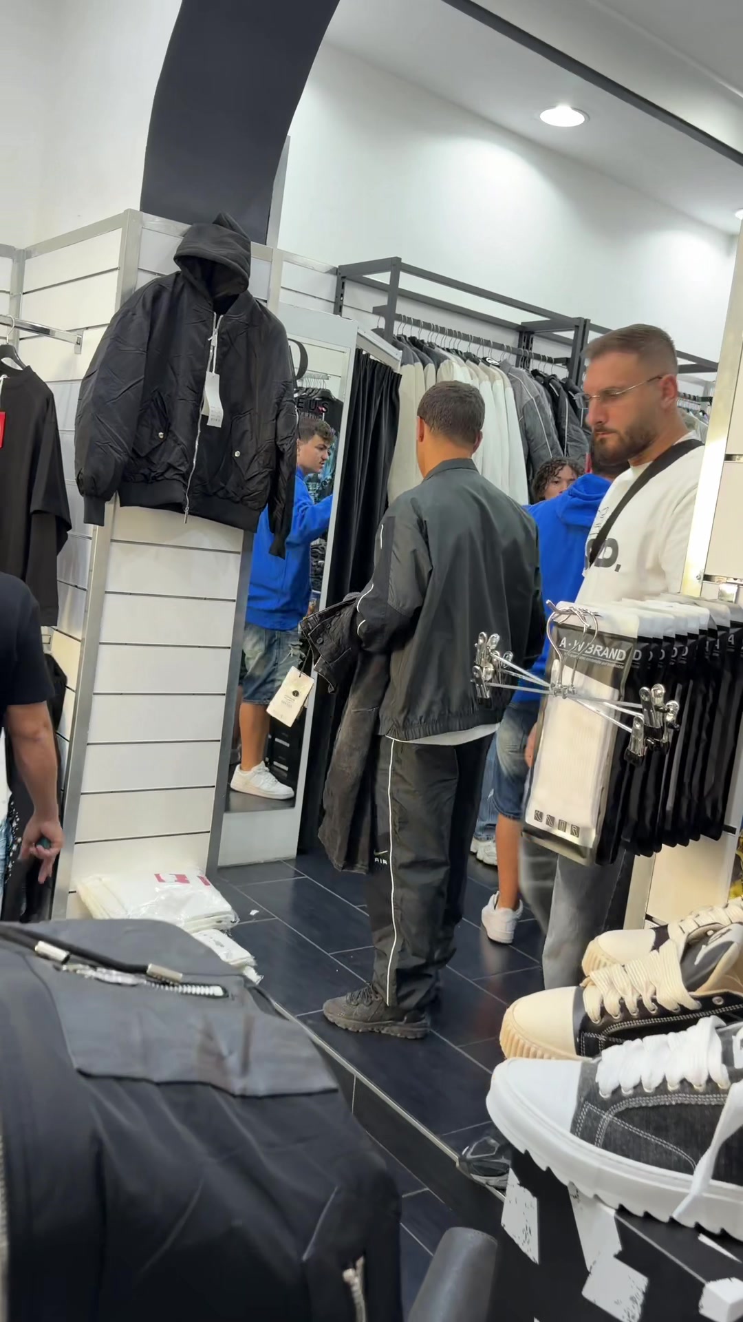 @AMEDEUS ABBIGLIAMENTO UOMO