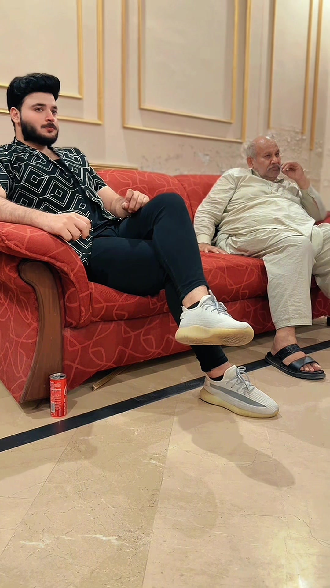 @𝐻🚩