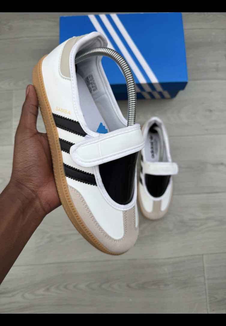 @SNEAKER 🥷