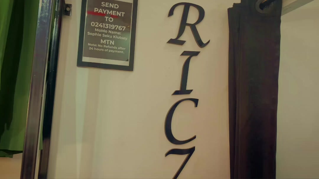 @Riczona Clothing