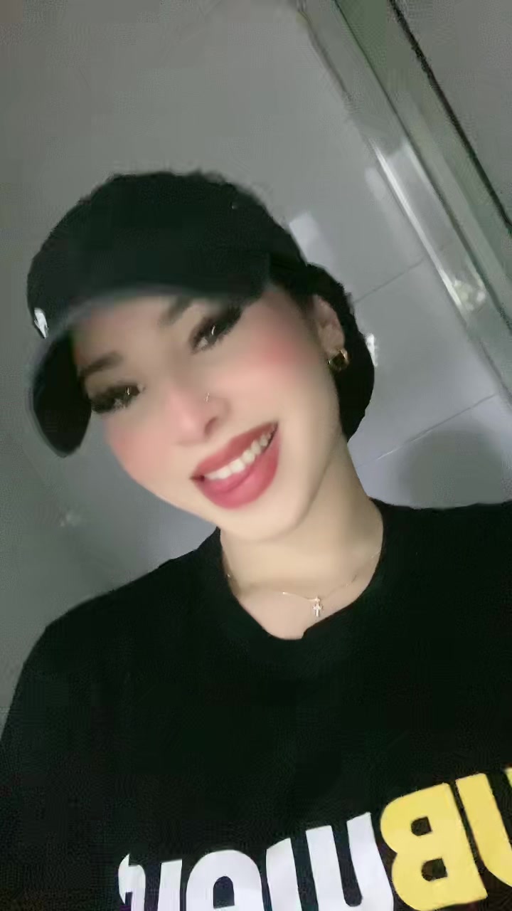 @Ashley Valentina💕