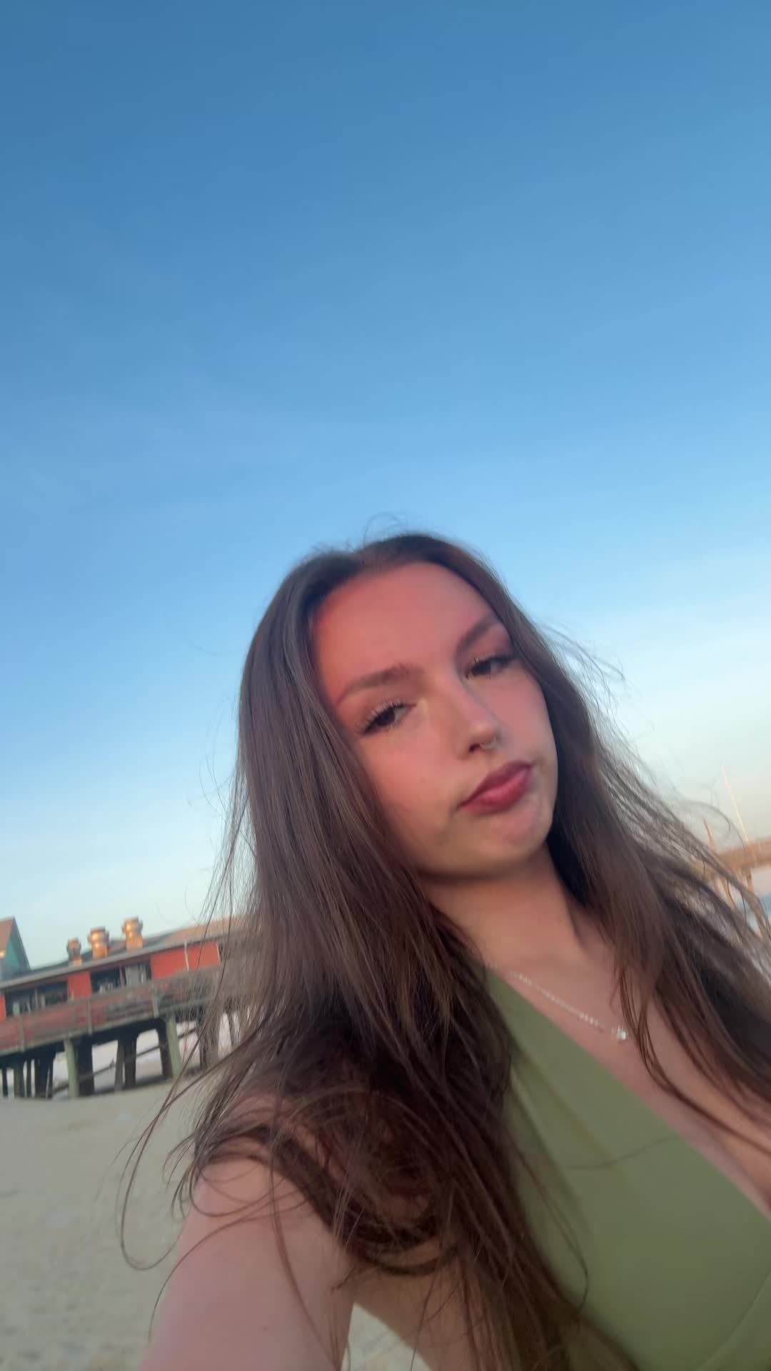 @Ella