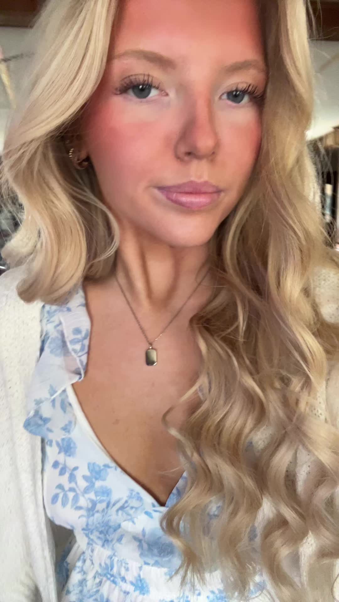 @👱🏼♀️