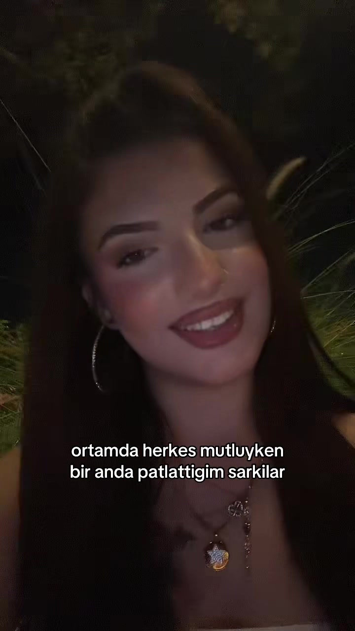 @Azra Eşref