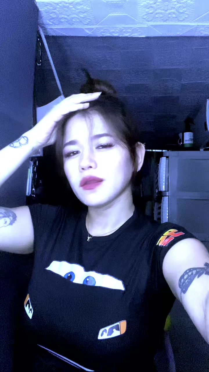 @HerNameIsYassyyy