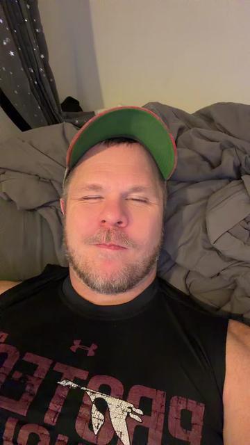 @Jakethafuzzball