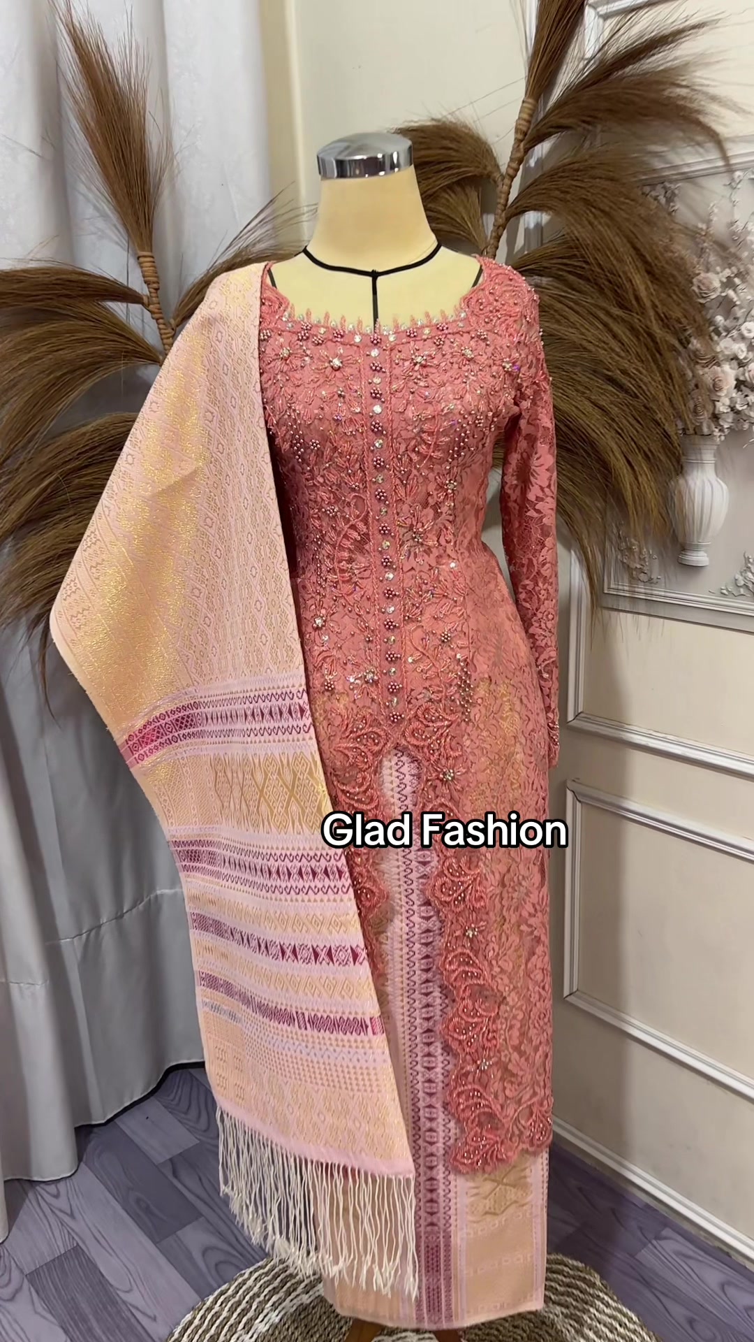 @Glad-Fashion10