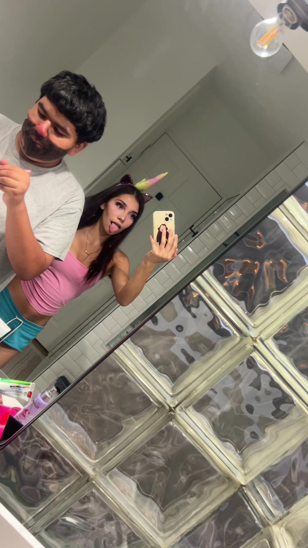 @2alyssx