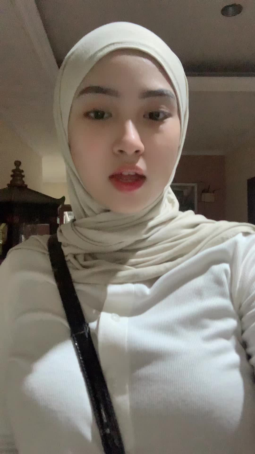 @funi