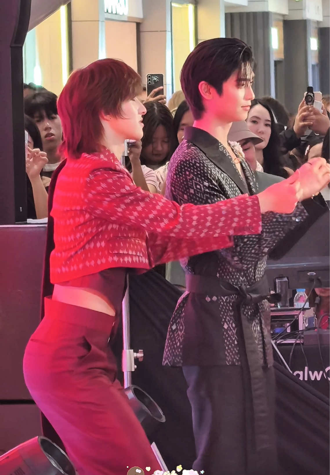 @ฮน🦋