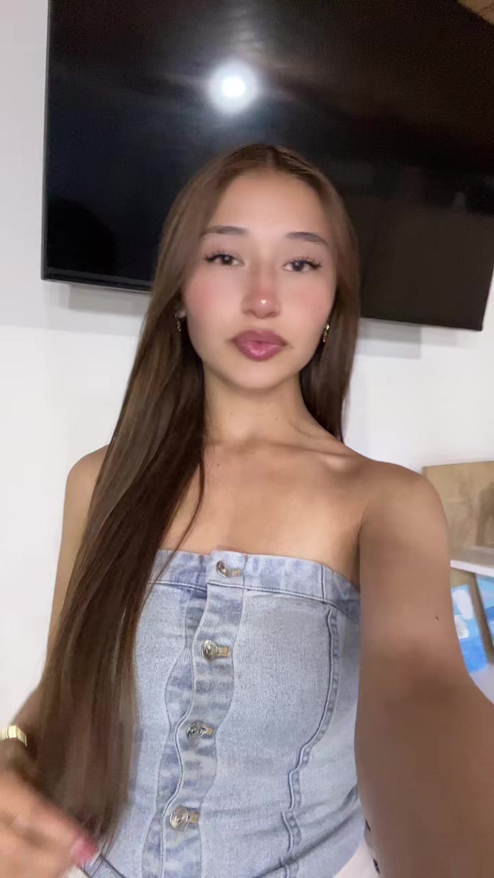 @𝐀𝐧𝐠𝐢𝐞 𝐕𝐚𝐧𝐞𝐬𝐚 ✨