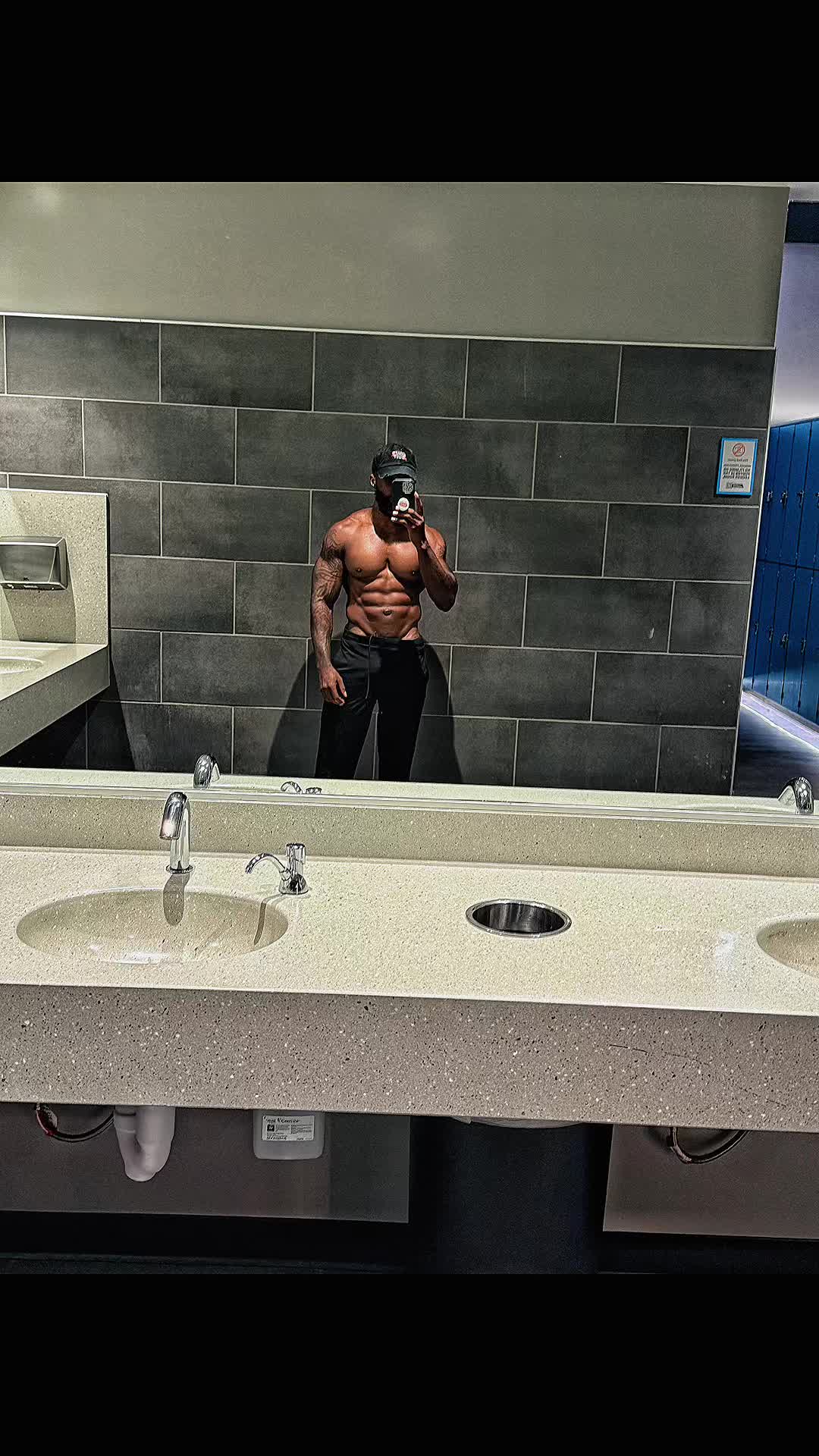 @firstname_leon