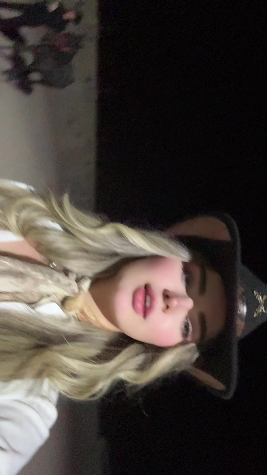 @Yasllina