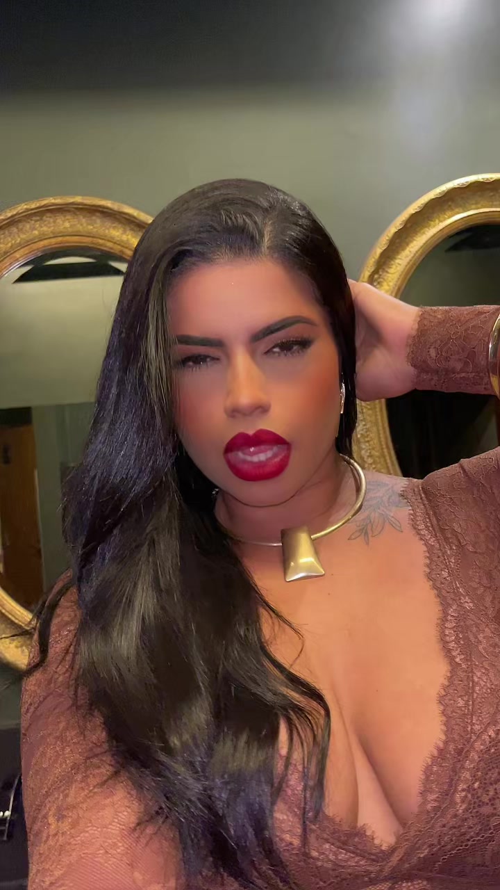 @Lara Cristiny