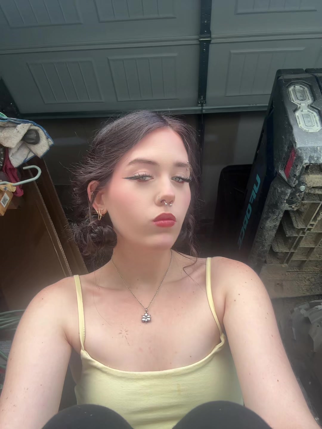 @g